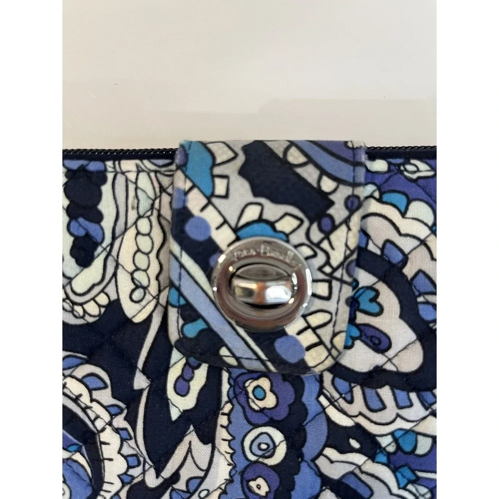 VERA BRADLEY Iconic RFID Turnlock Zip Around Wallet Deep Night Paisley Quilted - Picture 2 of 8